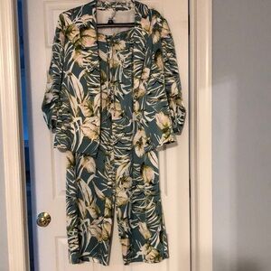 Women’s Bar III palm print suit as seen on Not Dead Yet TV show. Size XL new